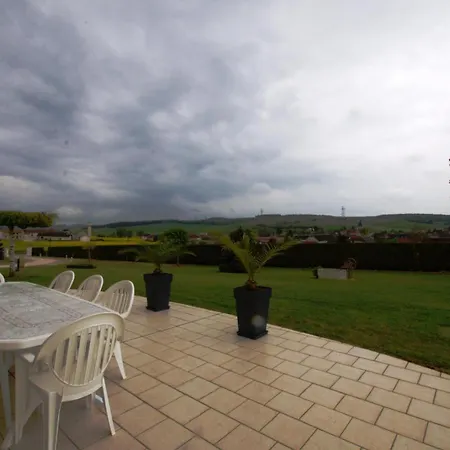 Derriere Les Champs 度假居